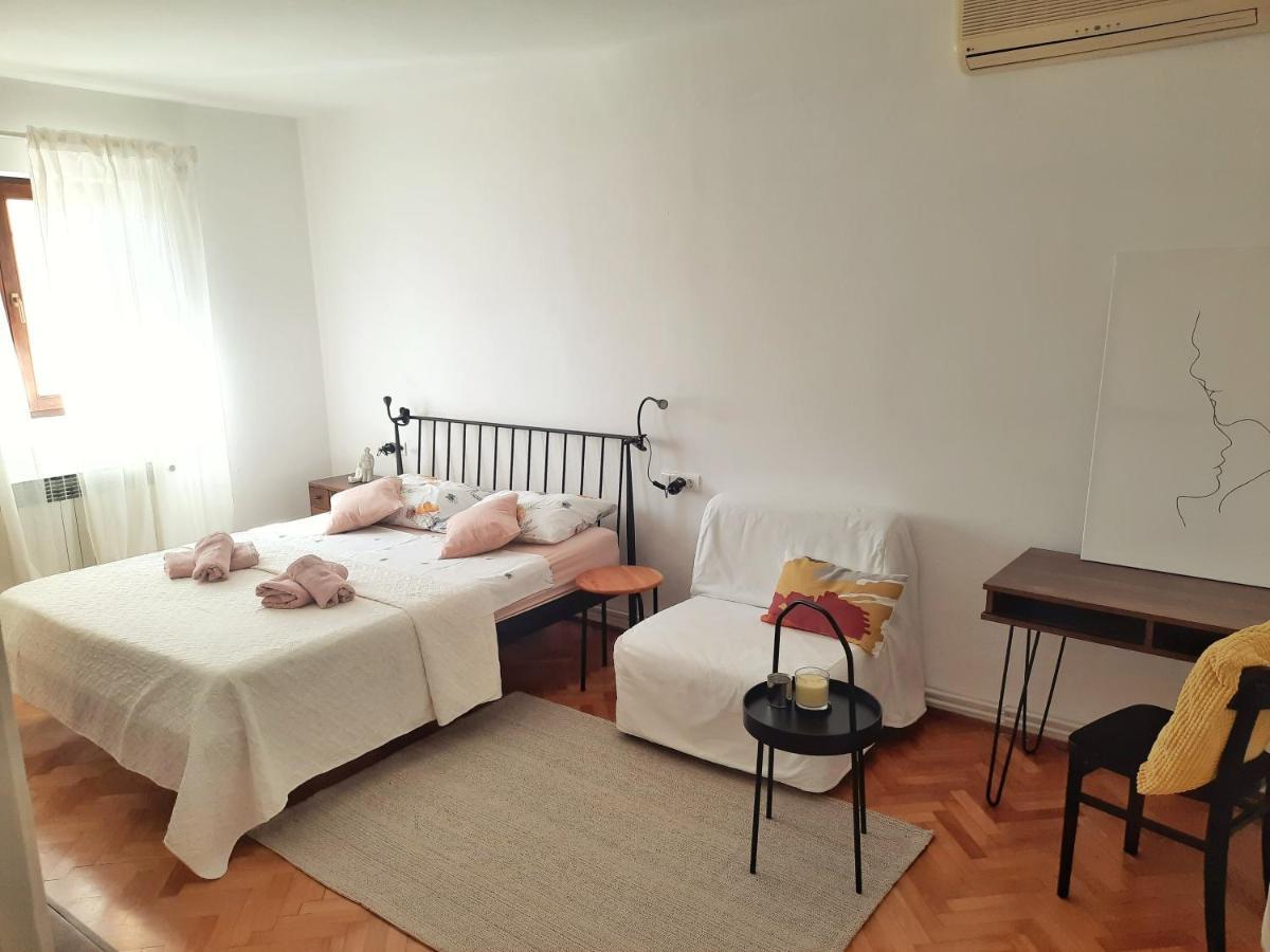 Apartment Nino In プーラ エクステリア 写真